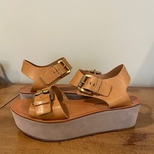 Pour La Victoire Women's Caltha Platform Sandal